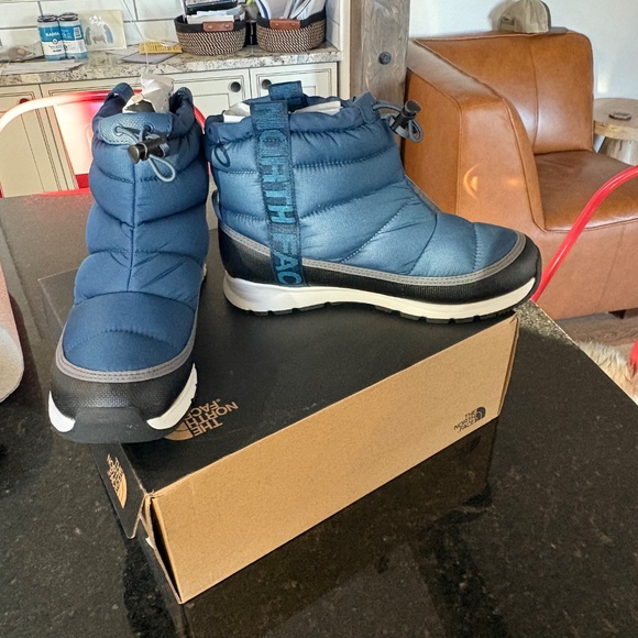 NIB - THE NORTH FACE Kids' Thermoball Pull-on Wp Boot  -  SZ 7 big kid - Picture 12 of 15